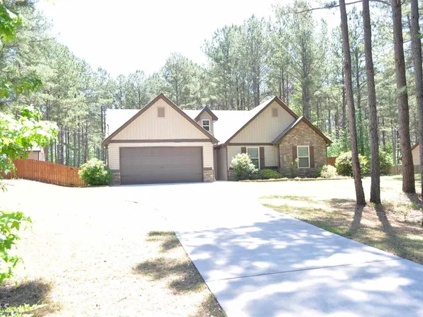 242 W Drummond Rd, West Point, GA 31833