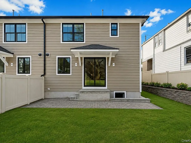 44 Rogers St #A — Photo 25