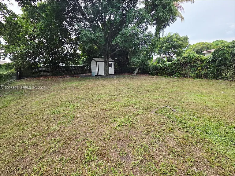 4004 SW 20th St — Photo 24