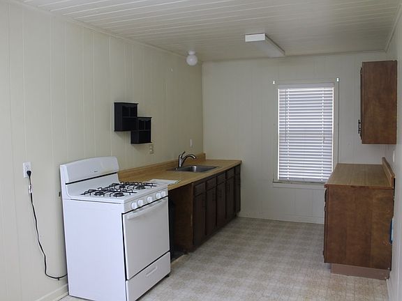 4th image of 1615 Shofner Dr