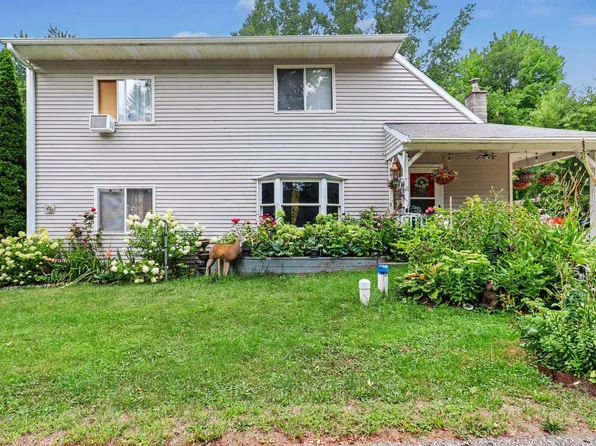 485 W Highland St, White Cloud, MI 49349