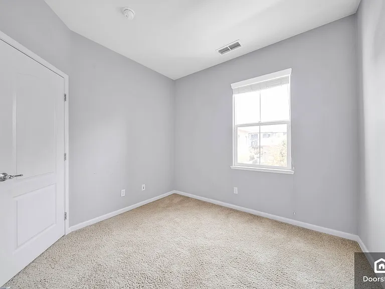 581 Saco Ter — Photo 28