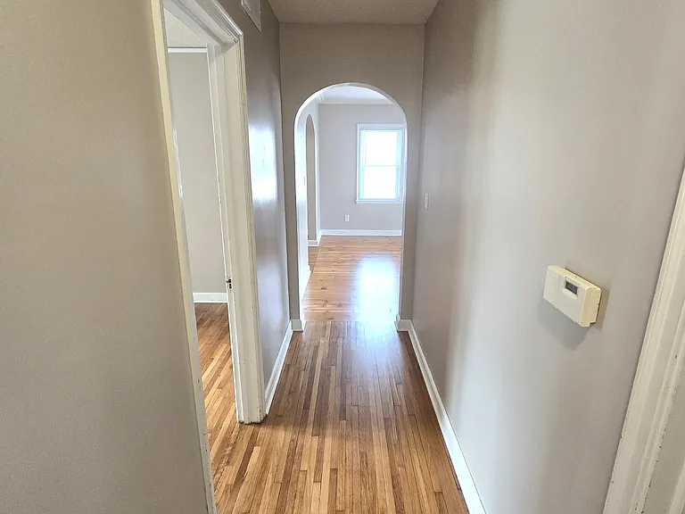 202 1st St W #202 — Photo 3