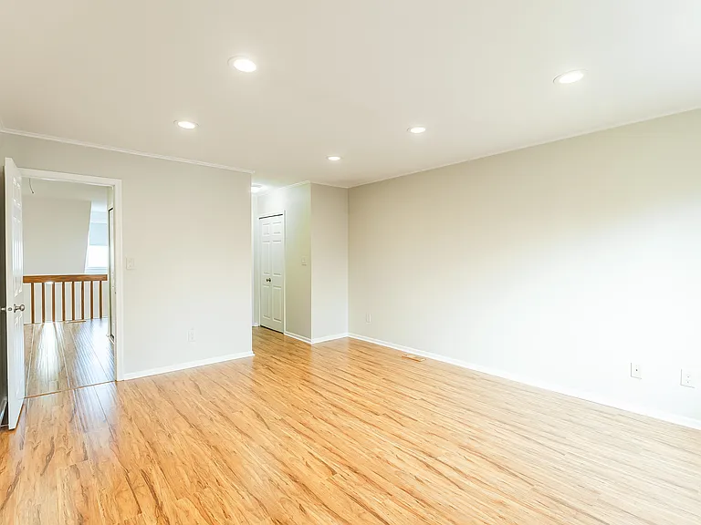23 Exeter Ct — Photo 9