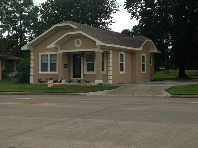 1st image of 3810 9th Ave