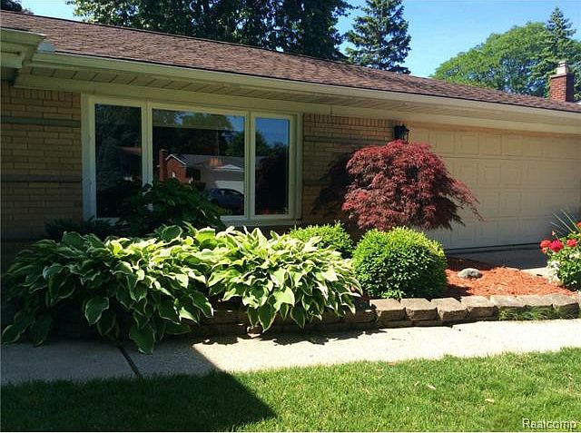 1st image of 34227 Grove Dr