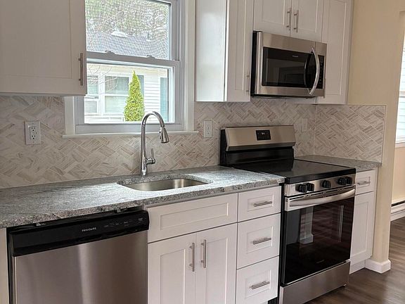 3rd image of 36 Westport Drive #71