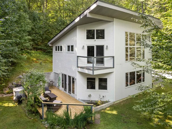 16 Buckboard Drive, Dover, VT 05356