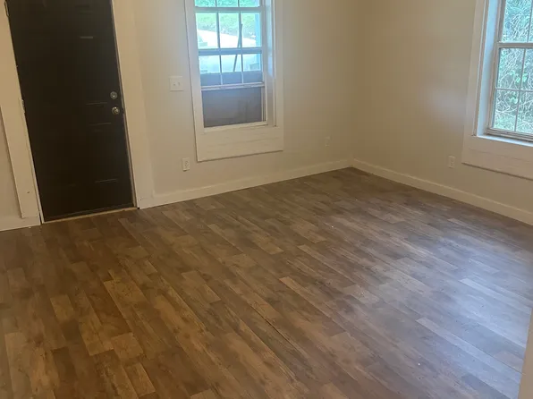 431 S Tradd St #1, Statesville, NC 28677