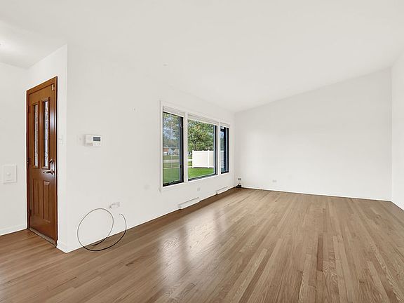 3rd image of 701 Ashland Ave