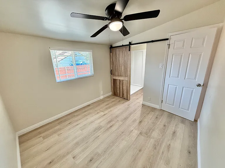 520 E Lime Ave — Photo 16