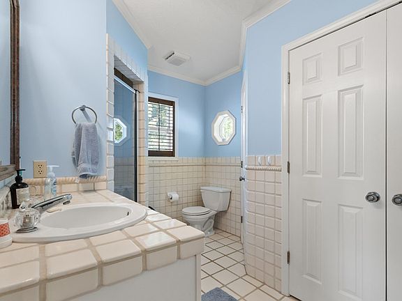 5th image of 1371 Horseshoe Cir