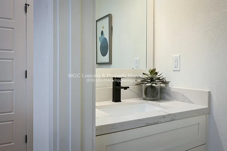 3 bed, 2.5 bath, 1463 sqft, $2,095 — Photo 4
