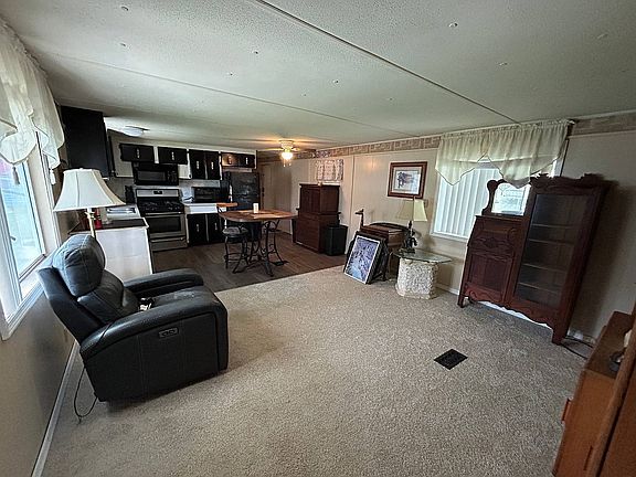 3rd image of 752 Royal Palm Dr
