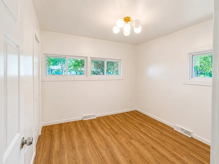69 Hemingway Dr — Photo 4