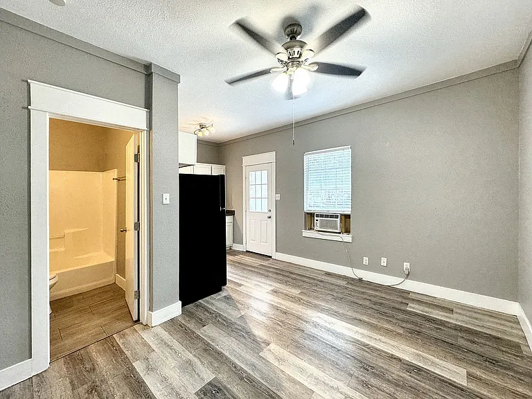 321 N Chupaderas St #101 — Photo 8
