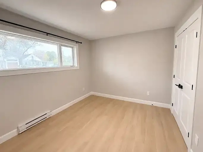676 Collins Bay Rd #1 — Photo 8