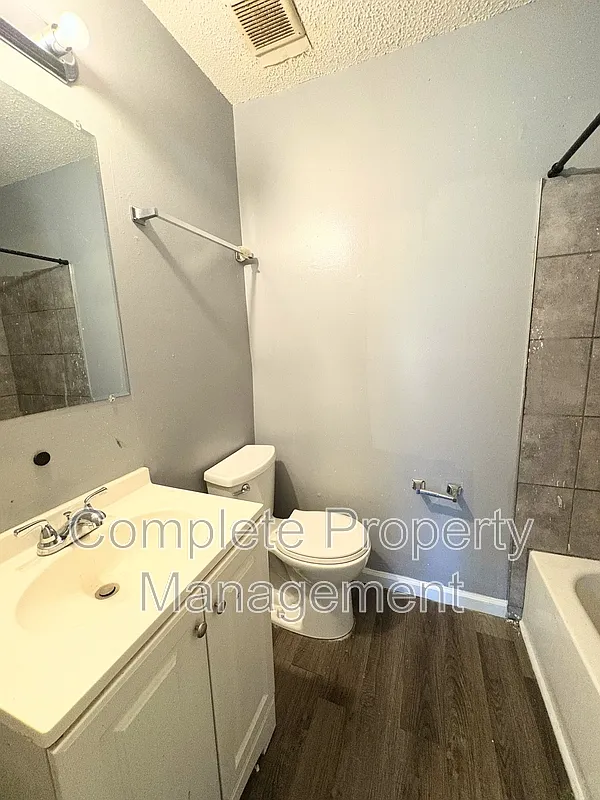 1 bed, 1.0 bath, 952 sqft, $850 — Photo 4
