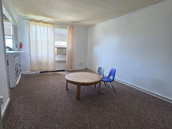 3rd image of 881 Windermere Ave