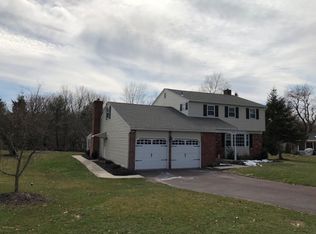 2040 Parkview Dr, Lansdale, PA 19446