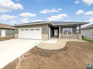 2405 E Tinley St, Brandon, SD 57005