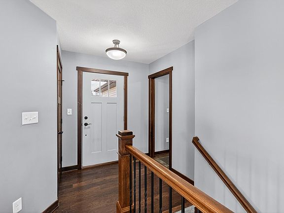 3rd image of 3907 Sunnydale Ln SE