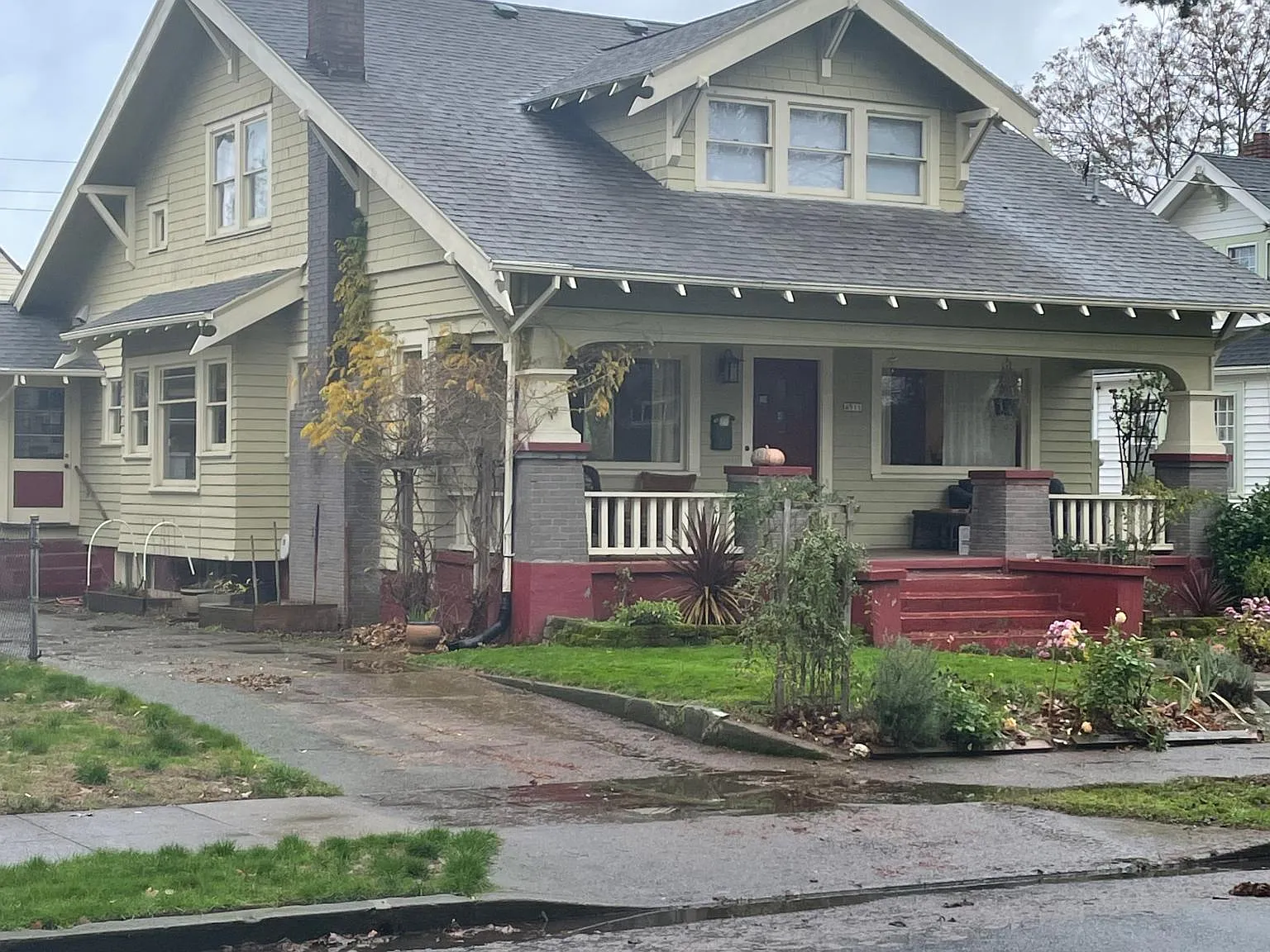 4911 SE 72nd Ave — Photo 2