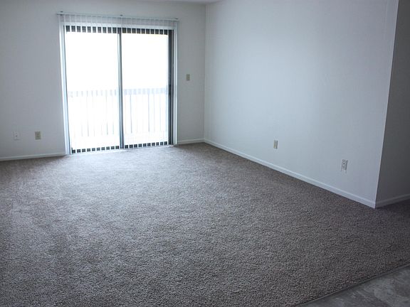 2nd image of 422 Harrison St #11