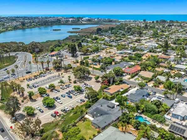 1922 Moreno St, Oceanside, CA 92054