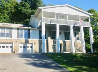 2457 Milwaukee Rd, Clarks Summit, PA 18411