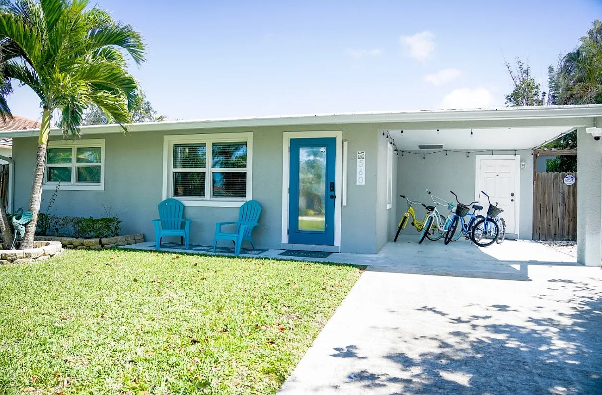 3 bed, 1032 sqft, $3,775 — Photo 2