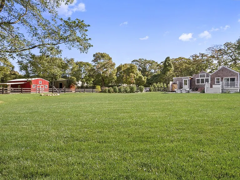 153 Accabonac Rd — Photo 10