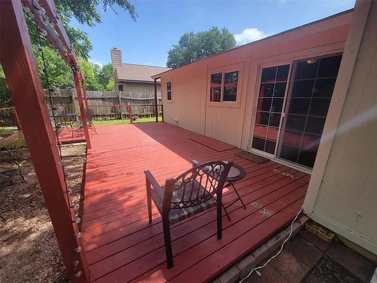 1714 Goodson Ln — Photo 17