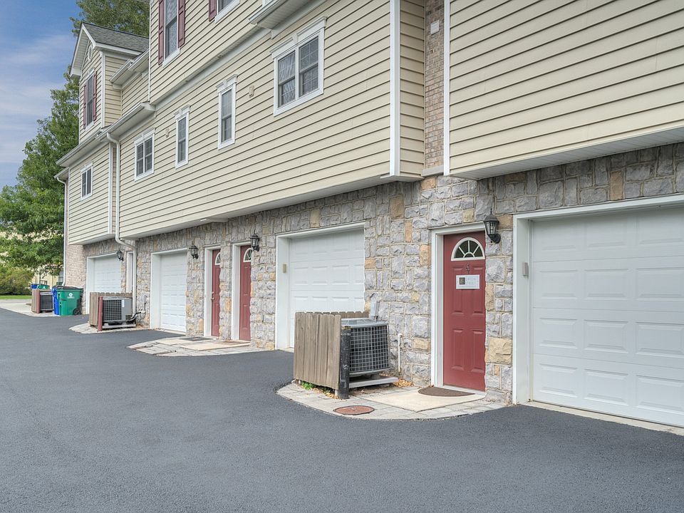1st image of 505 Green St APT 2
