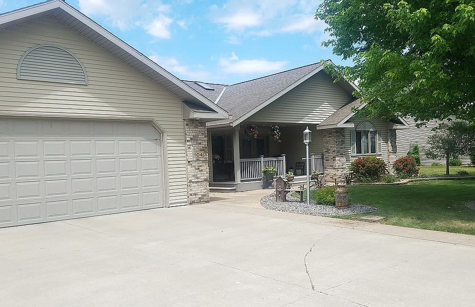 Quiet street, great family living