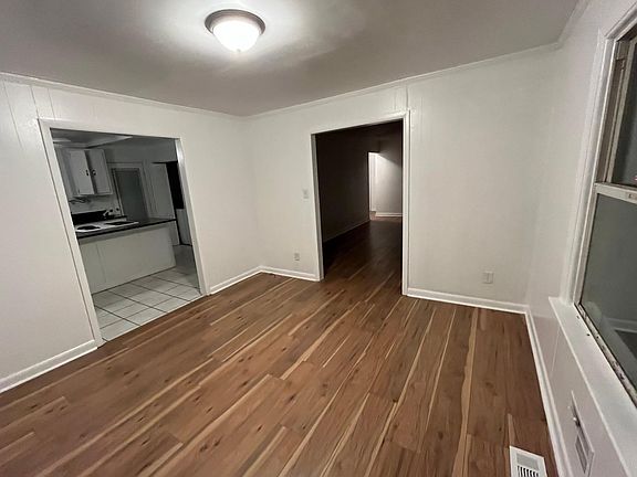 4th image of 1026 Faye St