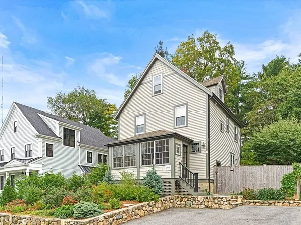 8 Hastings St, Wellesley, MA 02481
