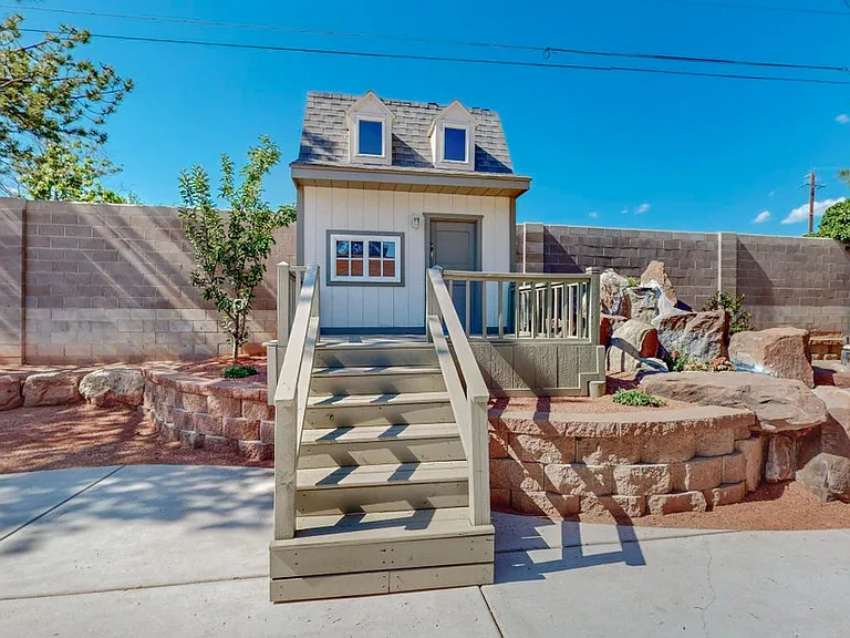 8005 Pickard Ave NE — Photo 44