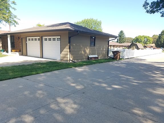 3rd image of 1018 1st St