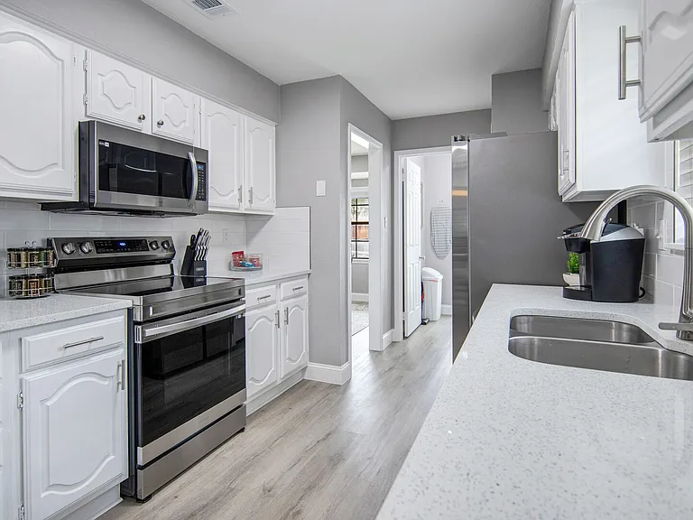 Arbor Creek Dr — Photo 12
