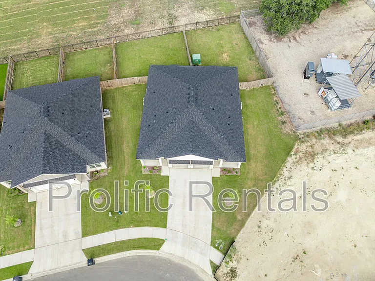 8901 Prickly Ash Dr #B — Photo 24