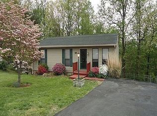 2021 Elizabeth Dr, Vinton, VA 24179