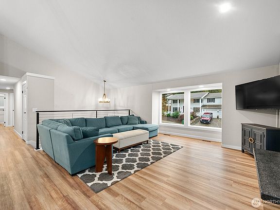 2nd image of 14326 NE 178th Street