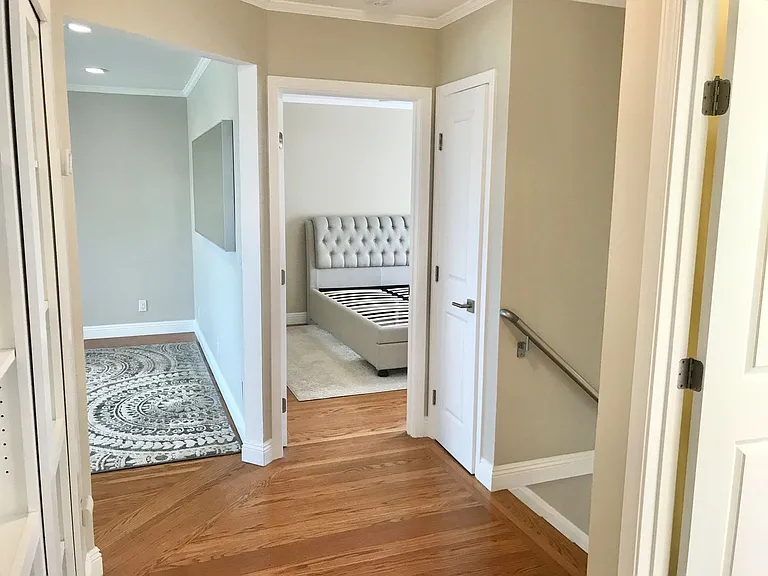 730 Myra Way — Photo 16