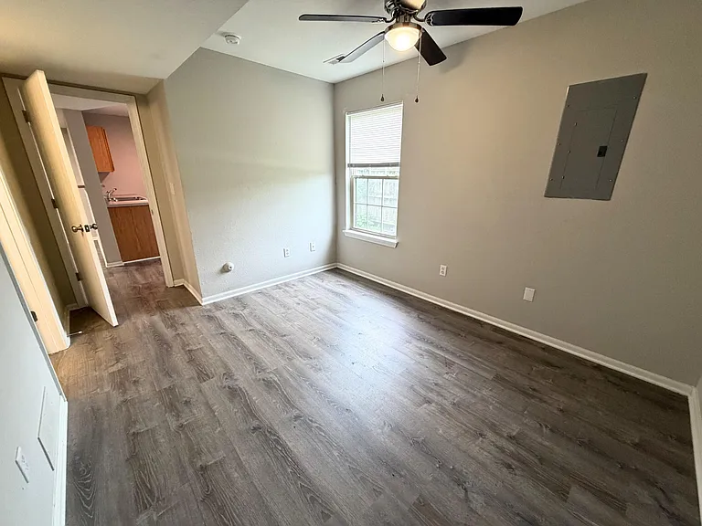 5305 Currituck Ln — Photo 10