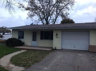 445 Bonnie Rd #B, Cottage Grove, WI 53527