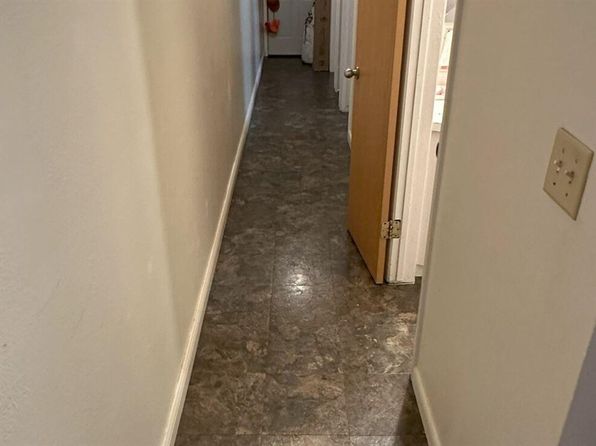 cedar-rapids-iowa-444362957 picture