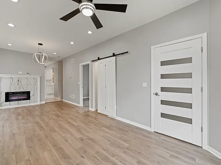 4819 W Superior St — Photo 3