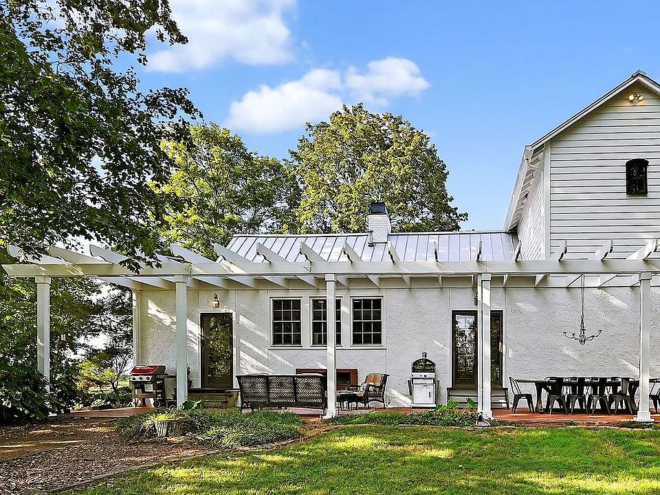10th image of 6024 Earhart Rd