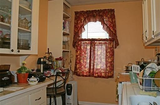 4th image of 348 Daniels St